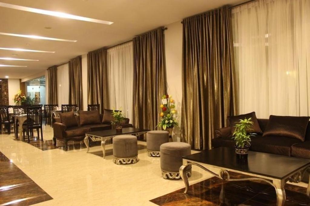 Grand Amira Hotel Solo, Azana Hotels Collection Luaran gambar